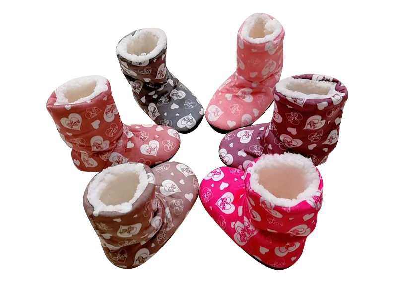 INDOOR SHOES-CASE QUANTITY: 120 SIZE: 9"