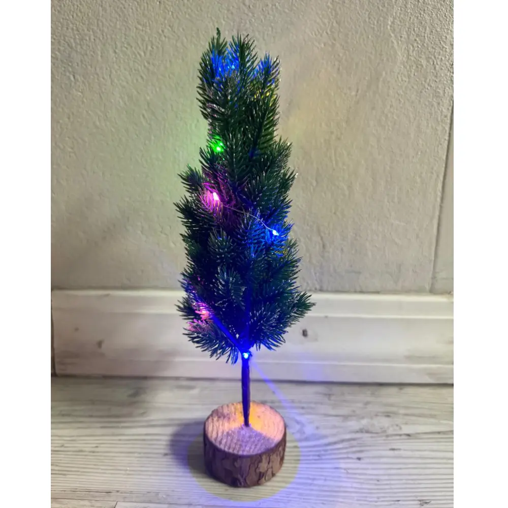 LIGHTING CHRISTMAS TREE