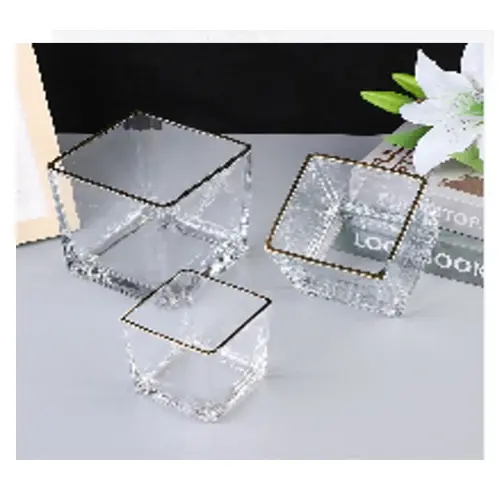 6 PCS GOLD EDGED SQUARE VASE-CASE QUANTITY: 96 SIZE: 2.5*2.5" 