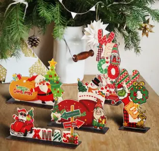 WOODEN CHRISTMAS  TABLETOP DÉCOR SET